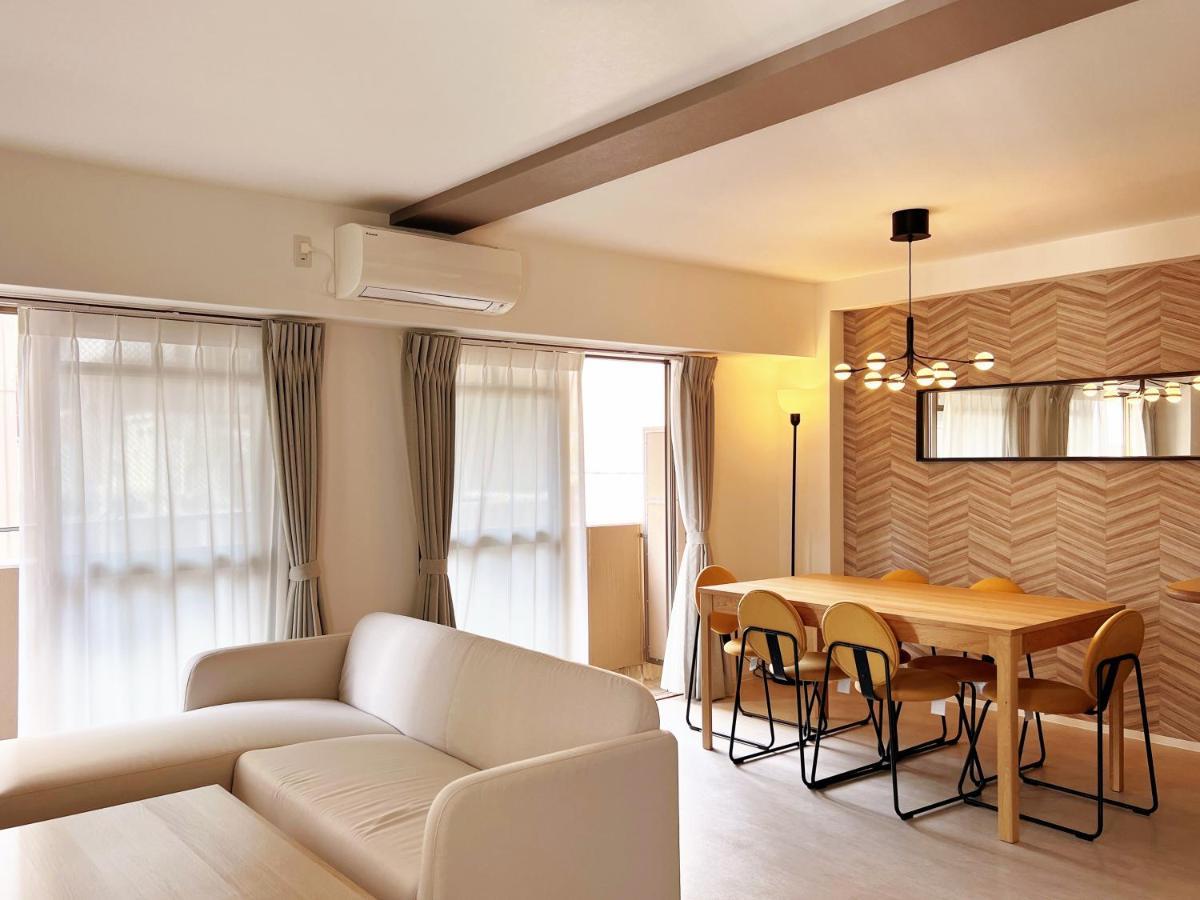 Dio Higashi Shinsaibashi Apartment Osaka Bagian luar foto