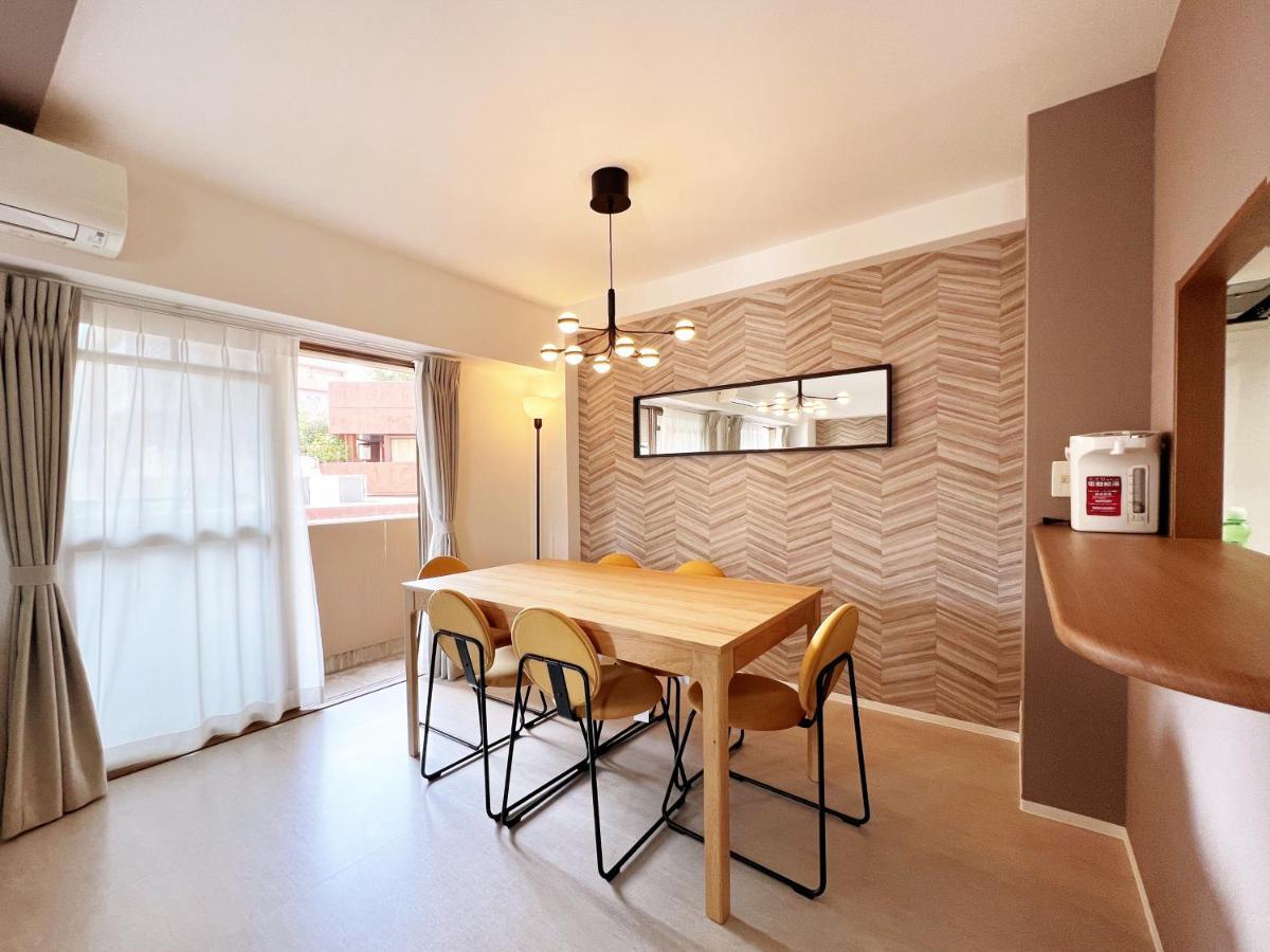 Dio Higashi Shinsaibashi Apartment Osaka Bagian luar foto